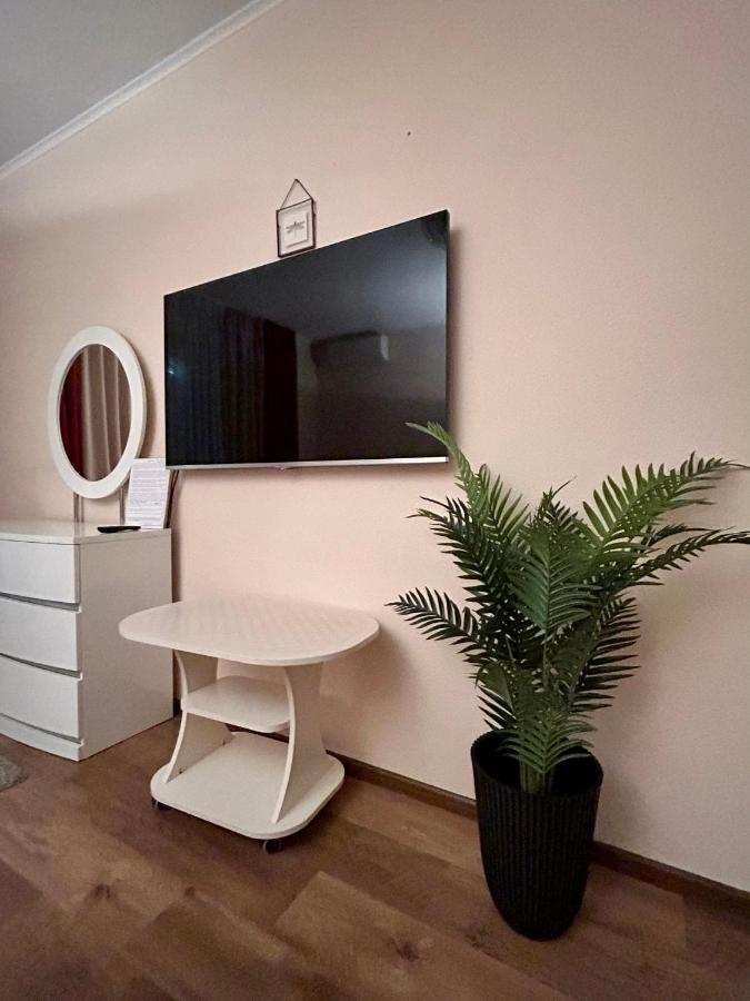 1 Поверх Ж К Паркові Озера Метро Дарниця Apartment Kyiv Exterior photo