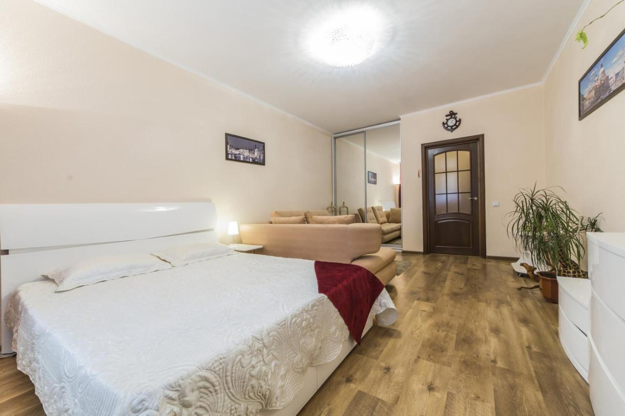 1 Поверх Ж К Паркові Озера Метро Дарниця Apartment Kyiv Exterior photo